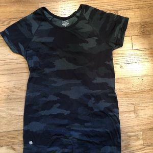 EUC Athleta Speedlight Camo Tee Size Small
